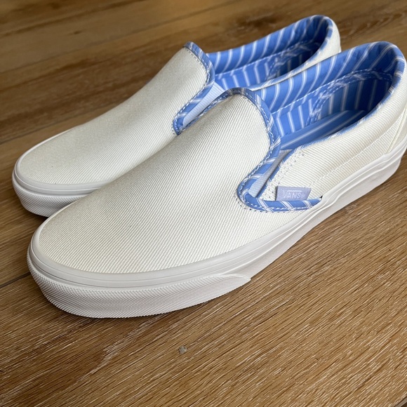 VANS NWT classic slip on shoe - Picture 3 of 7